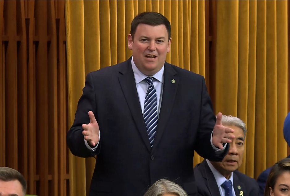 Instagram / @MrAndrewLawton